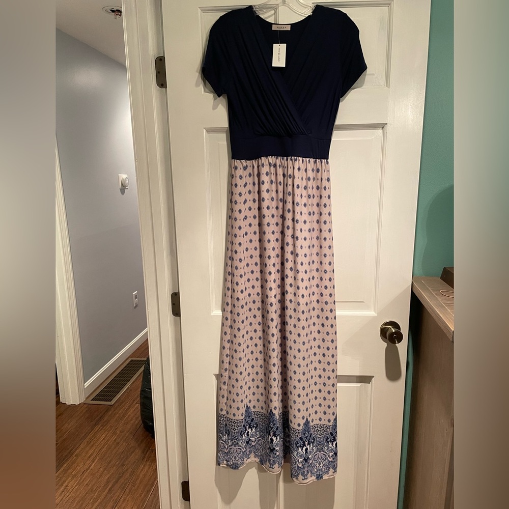 NWT Paper Store Gilli Navy and Pink Maxi Dress